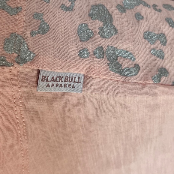 Bundle of two 100% Cotton Animal Print Tees - Picture 14 of 16